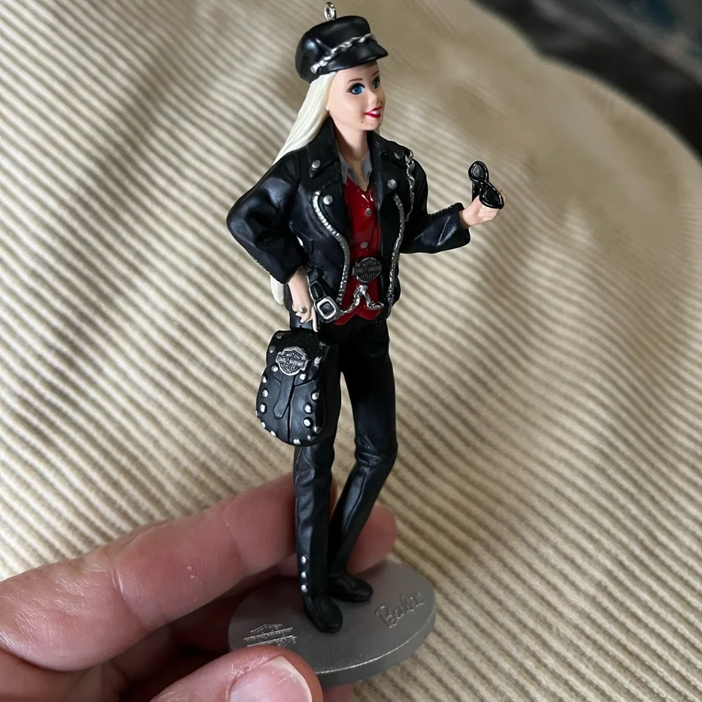 Vintage Hallmark Keepsake Barbie - Picture 3 of 6